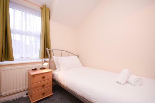 Town Or Country - Jessie Terrace House B