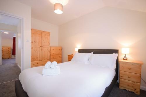 Town Or Country - Jessie Terrace House B