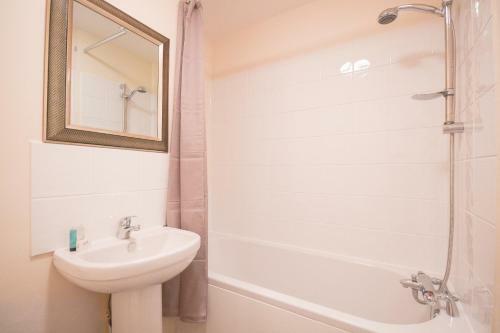 Town Or Country - Jessie Terrace House B