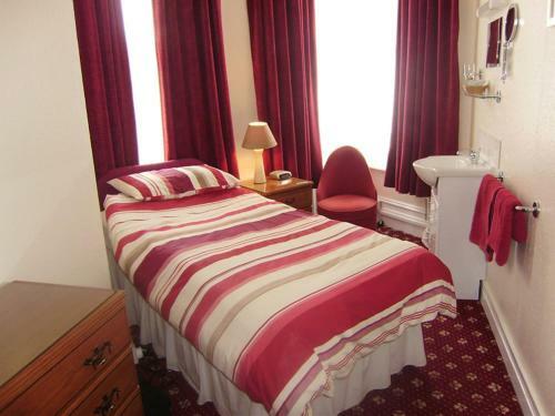 Bed & Breakfast Ellenborough House