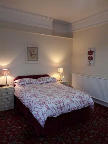 Bed & Breakfast Ellenborough House