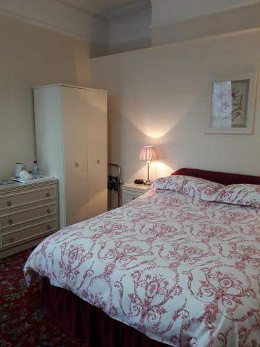 Bed & Breakfast Ellenborough House