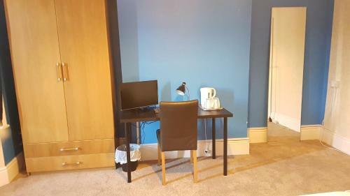 Hostal Carmel Serviced Rooms