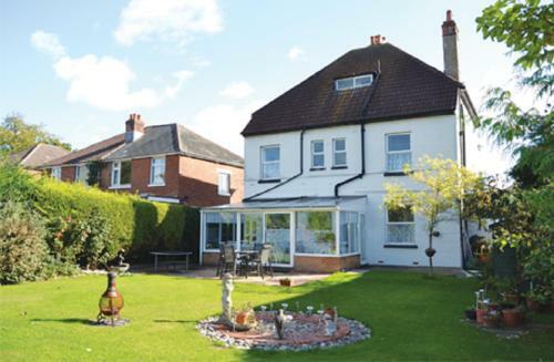 Hostal Carmel Serviced Rooms
