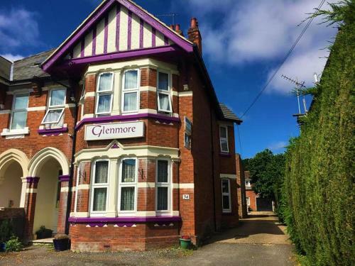 Hostal Glenmore Guesthouse