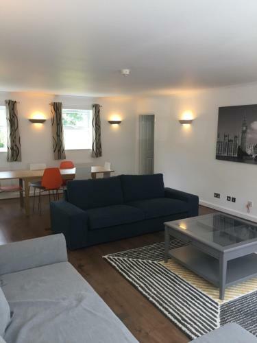 The Elizabeth House Apartment