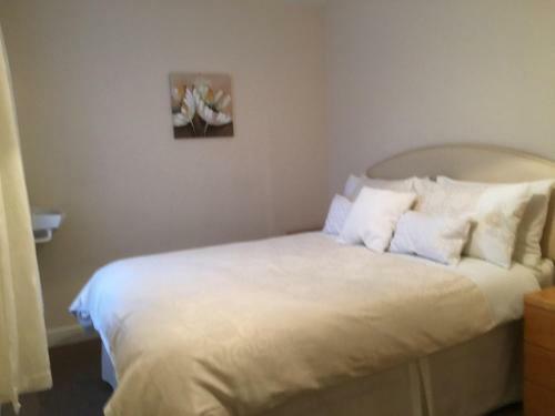 Hostal Caris Guest House