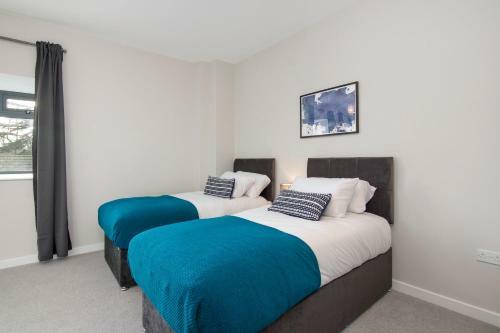 Brand New Town Centre Apartment