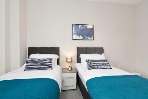 Brand New Town Centre Apartment