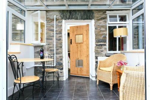 Stone Cottage At Staveley