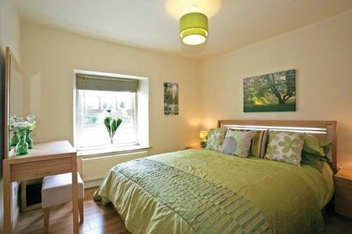 Yew Tree Cottage (ings)