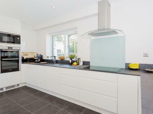 Lake View, Saltash
