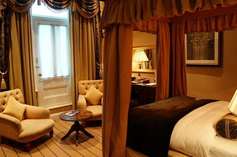 Hotel The Colonnade