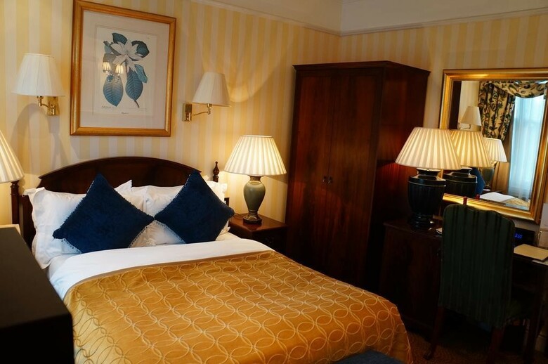 Hotel The Colonnade