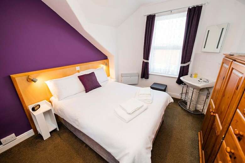 Bed & Breakfast Kenways Guest House