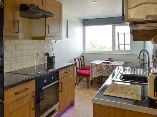 Cranbrook Apartment