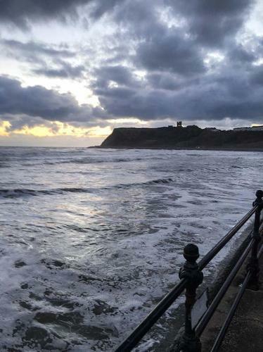Queen's Cliff