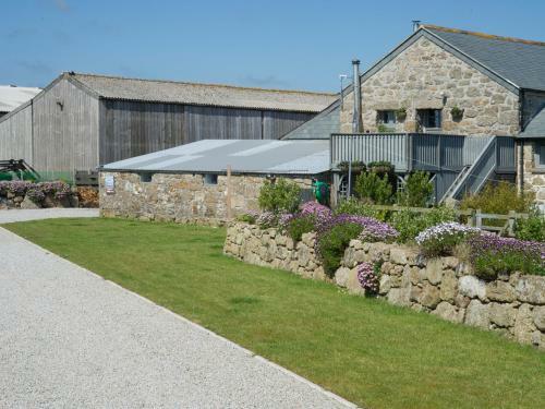 Land's End Hostel, Trevescan