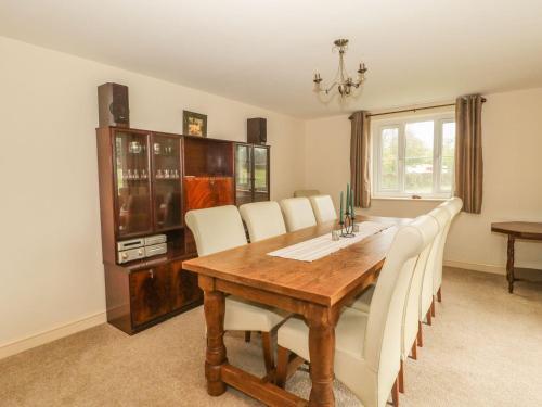 Brookfields, Sherborne