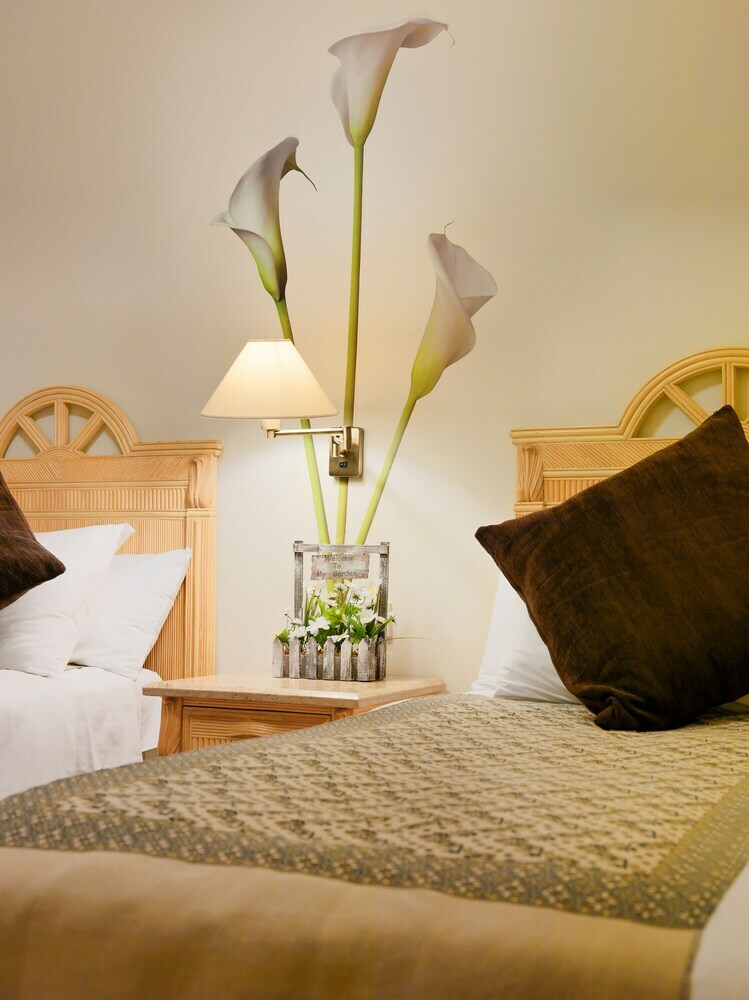 Hotel Green Garden Resort & Suites
