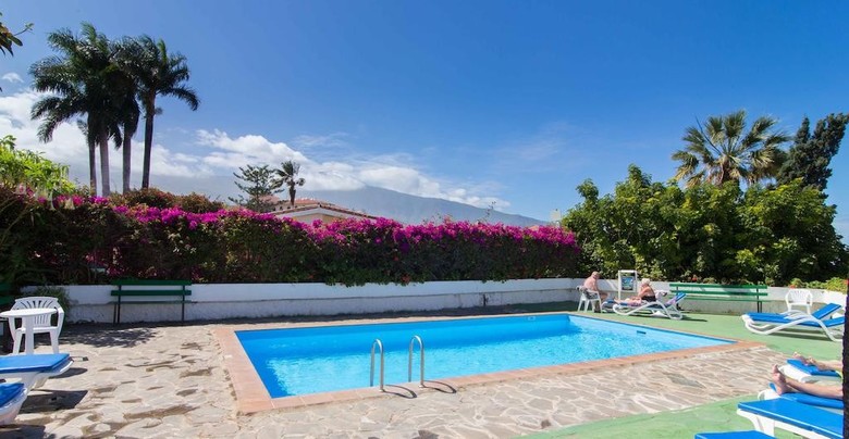 Apartamentos La Carabela