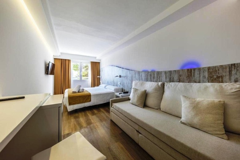 Hotel Triton Beach