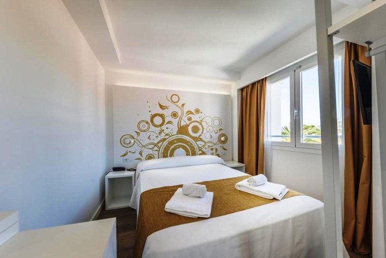 Hotel Triton Beach