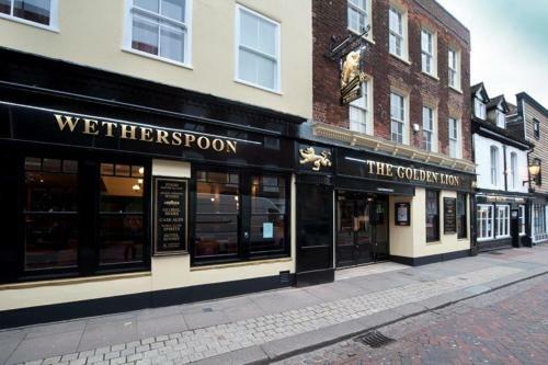 Hotel The Golden Lion Wetherspoon