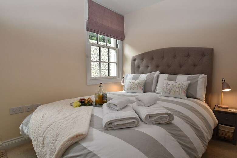 Curlew House