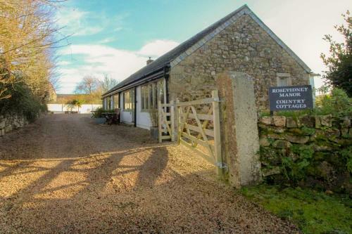 Atlantic Cottage At Rosevidney Manor