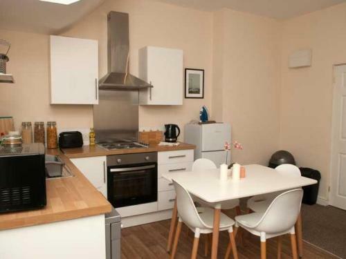 Allure City Apartment