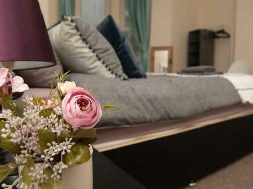Allure City Apartment