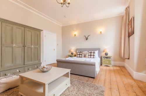 Lodge Stags Corner