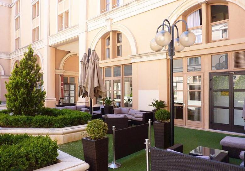 Hotel Atrium Residence