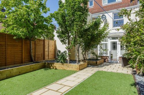 Orchard Garden Apartment