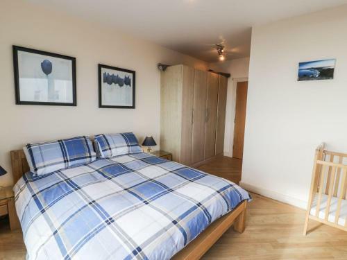 Penthouse 18, West End Point