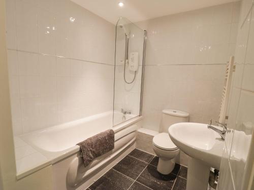 Apartment 1, 10 Marian Y Mor