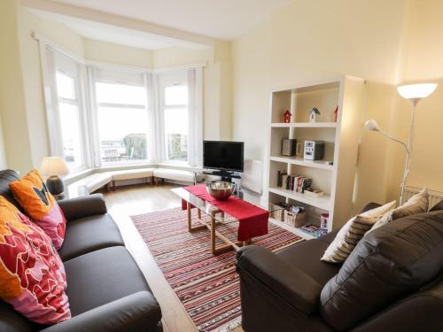 Apartment 1, 10 Marian Y Mor
