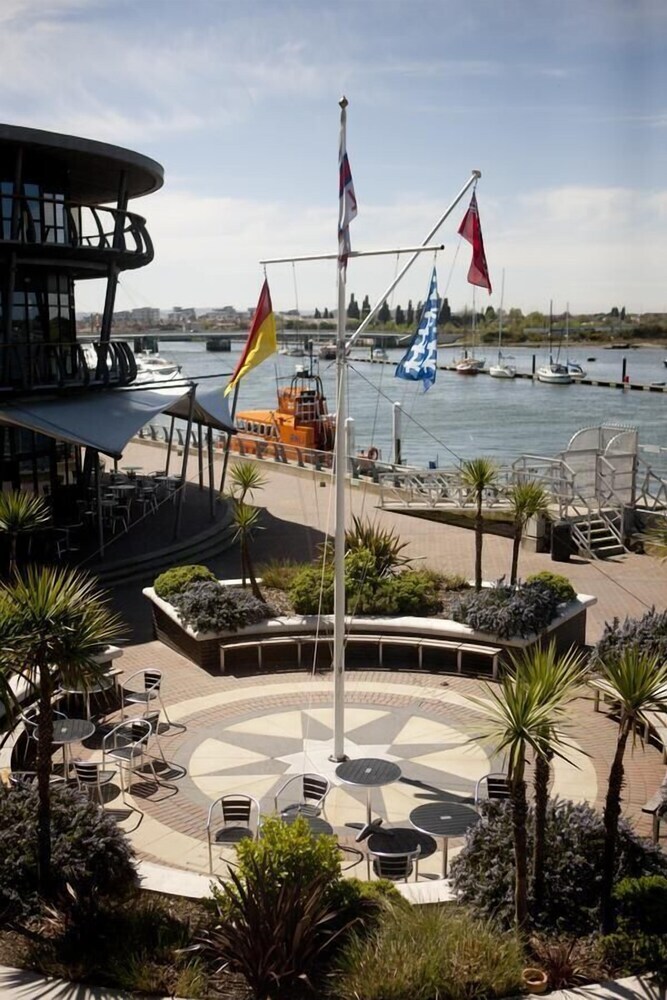 Hotel Rnli College