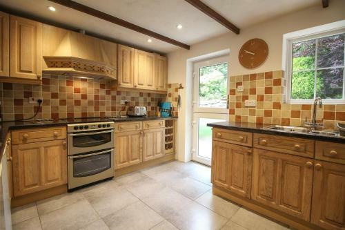 Hollowtree Cottage