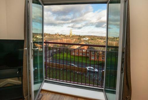 Portland Square - 2 Bedroom Modern City Apartment