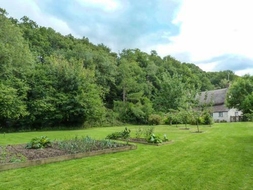 2 Priory Cottages