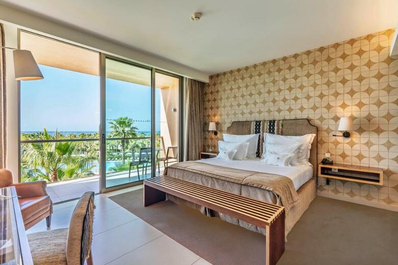 Hotel Wine And Books By The Sea Algarve Resort