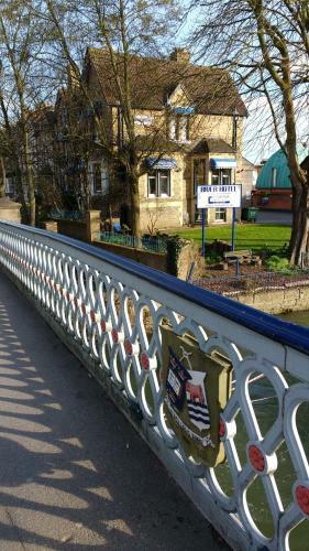 River Hotel