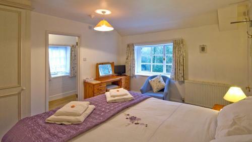 Gorselands Hall Bed And Breakfast
