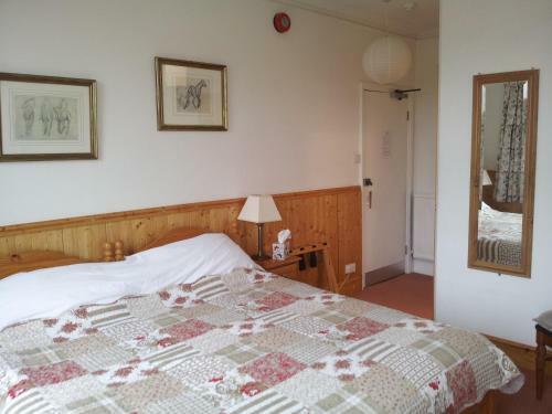 Hostal Acorn Guest House
