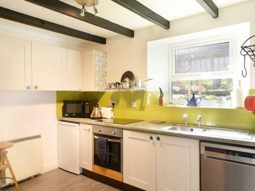 5 Middleway, Par