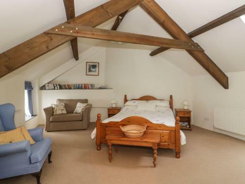 The Old Dairy Loft, Pembroke