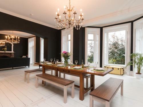 Pendine Manor