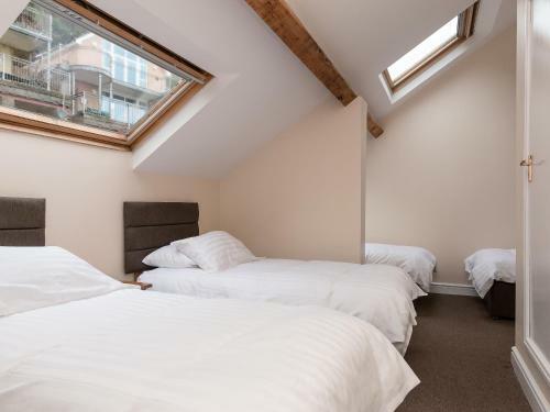 Pendine Manor